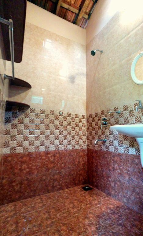 Avalon Inn マンドレム エクステリア 写真